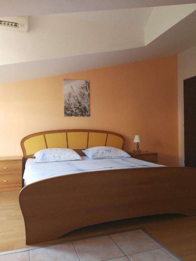 Apartmani "Ivan" Marina Exteriér fotografie